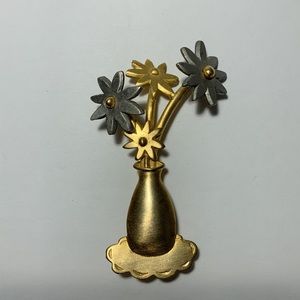 JJ Jonette Flowers In A Vase Brooch Pin Gold Silver Tone 3D Flower Arrangement
